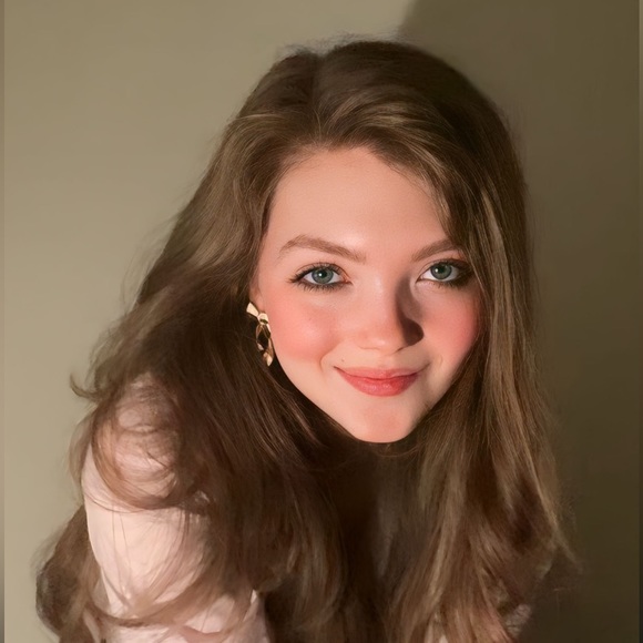 🎀✨About me! ✨🎀 - Picture 1 of 2